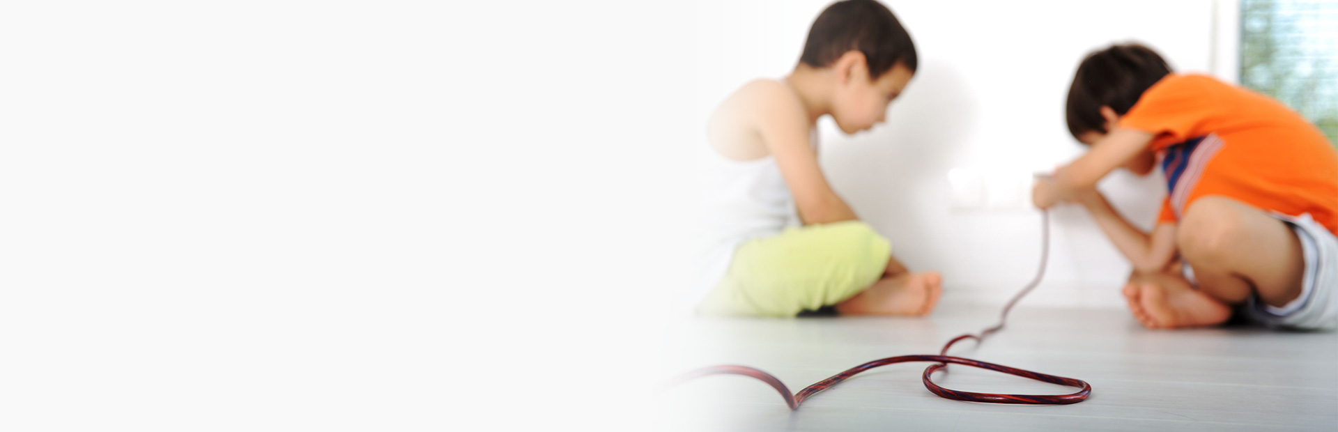 一萬次順暢插拔
 正泰開關(guān)NEW5Q系列...