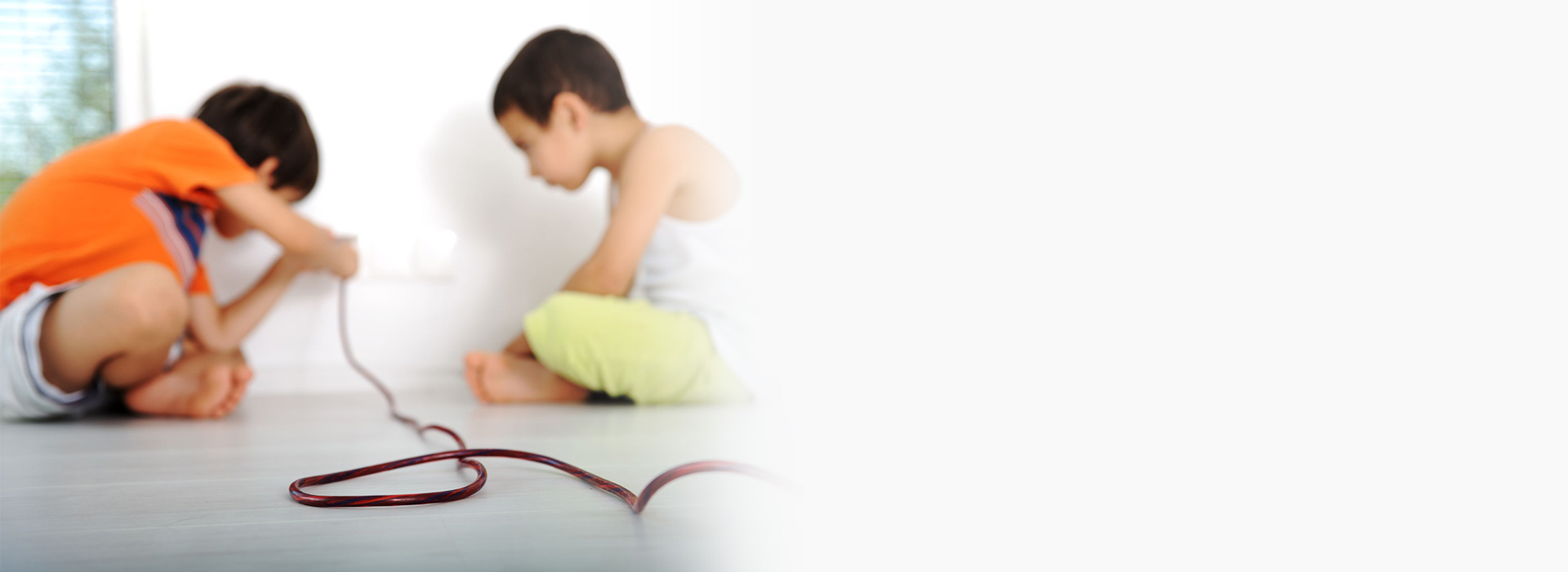 大孔徑鞍型端子，接線更便捷
 正泰開關(guān)N...