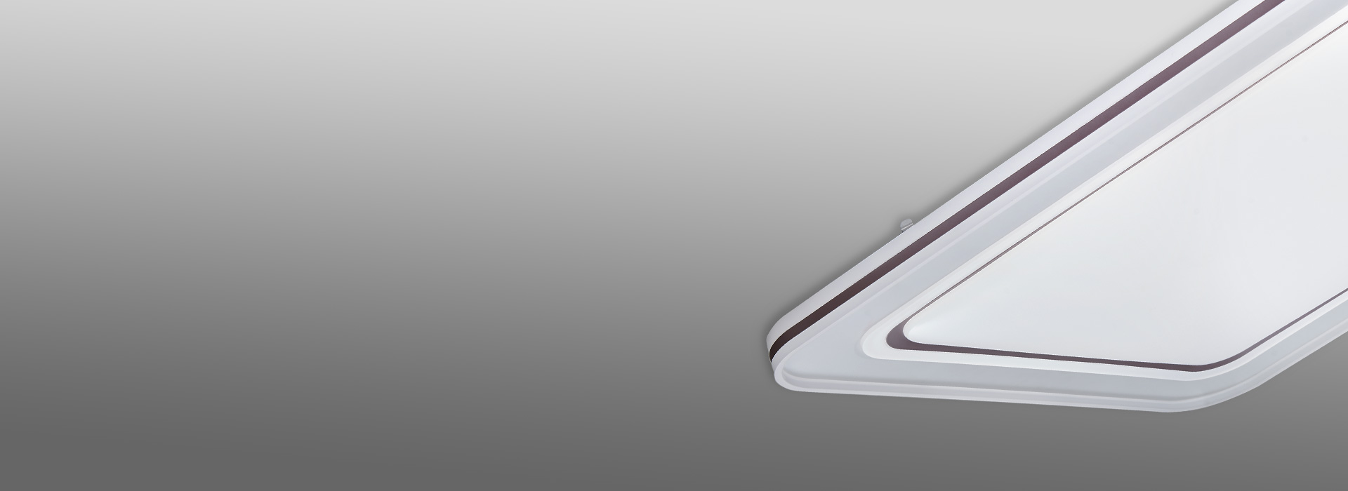 優質五金底盤，結實耐用壽命長
 鐵藝底盤...