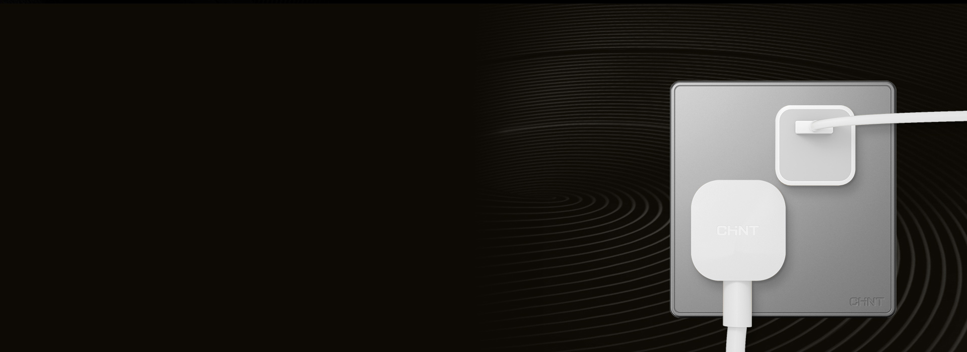 大孔距，插頭不打架
 大中心孔距，滿足兩...