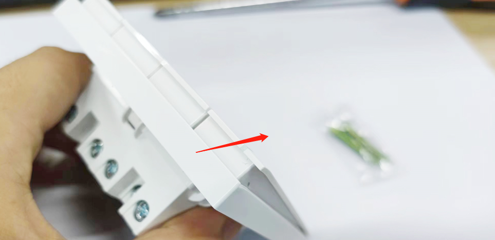 開關(guān)面板如何拆卸-2 開關(guān)面板如何拆卸-2