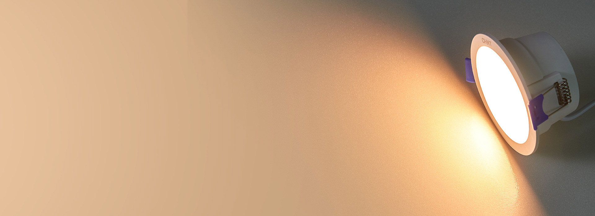 深藏式光源，深防眩護(hù)眼 光源深藏，減少...