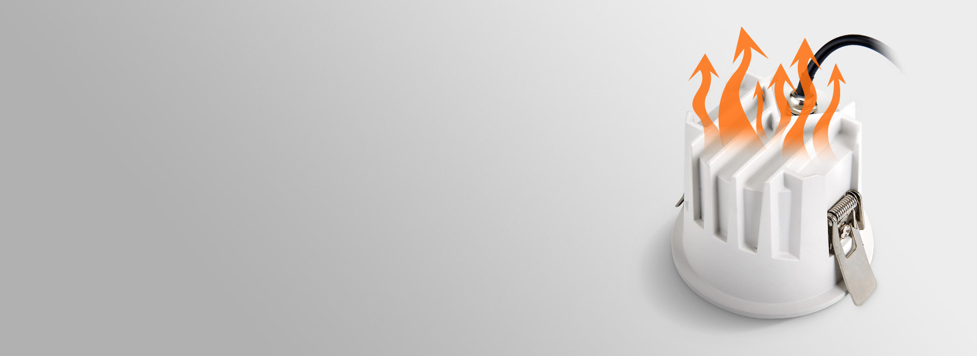 高效散熱保障壽命
 全鋁結構一體成型燈體...